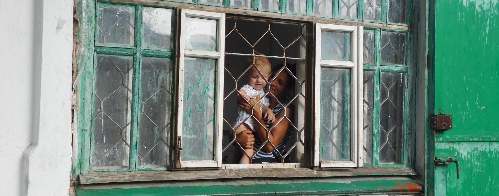 Ukraine family in Mariupol