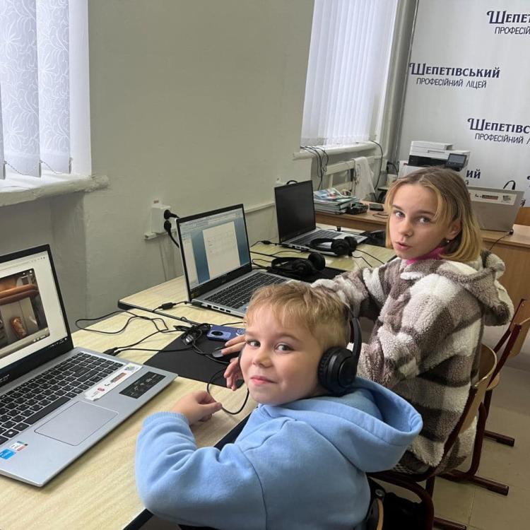 Children study at the computer